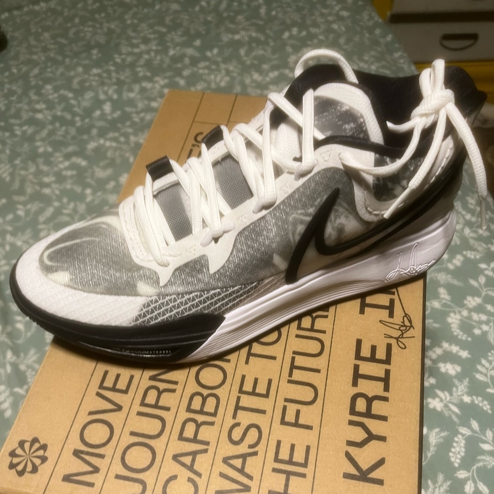 Kyrie Irving basketball shoes